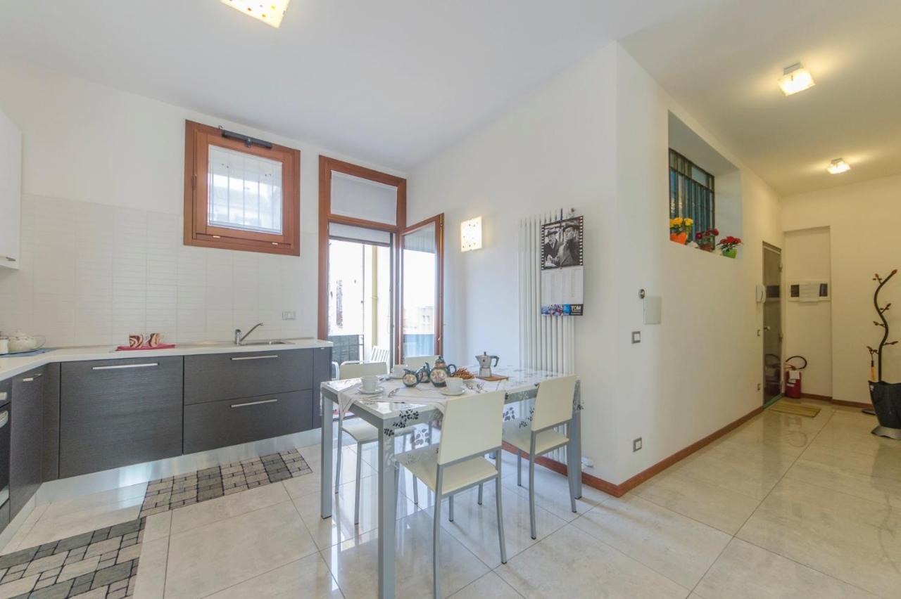 Residenza Leon D'Oro Apartment Венеция Екстериор снимка